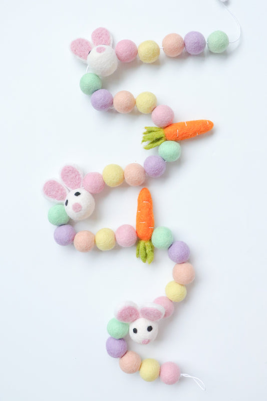 Easter Bunny & Carrot Garland