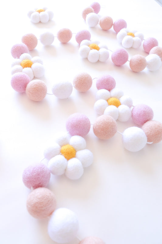 Blushing Pink Daisy Garland