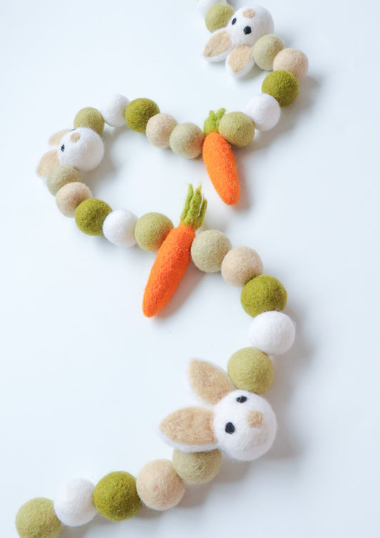 Easter Bunny & Carrot Garland