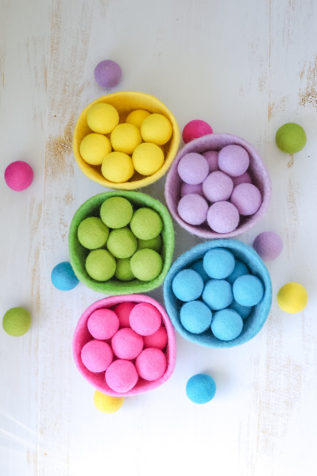 Felt Bowl with Sorting Balls