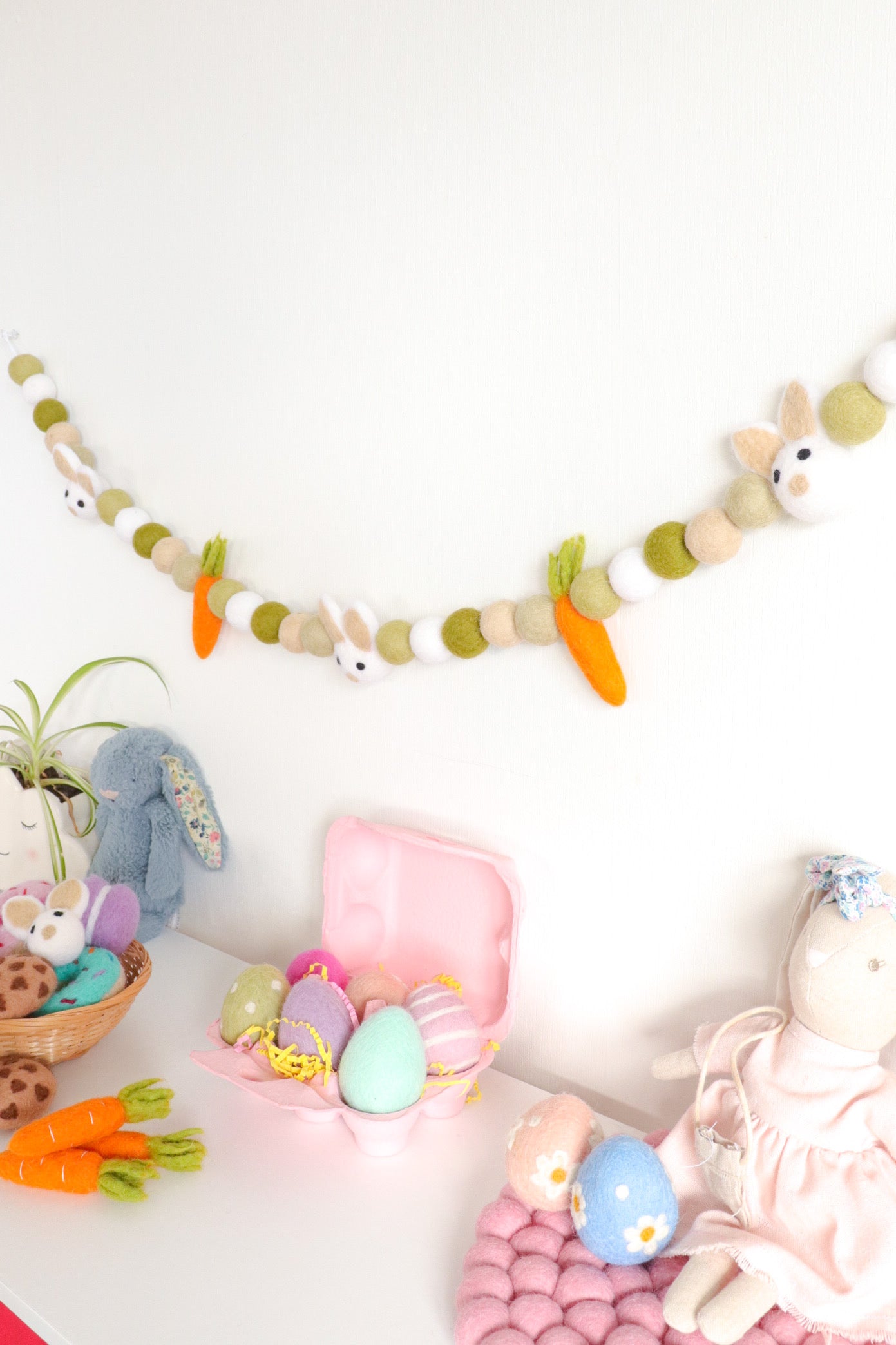 Easter Bunny & Carrot Garland