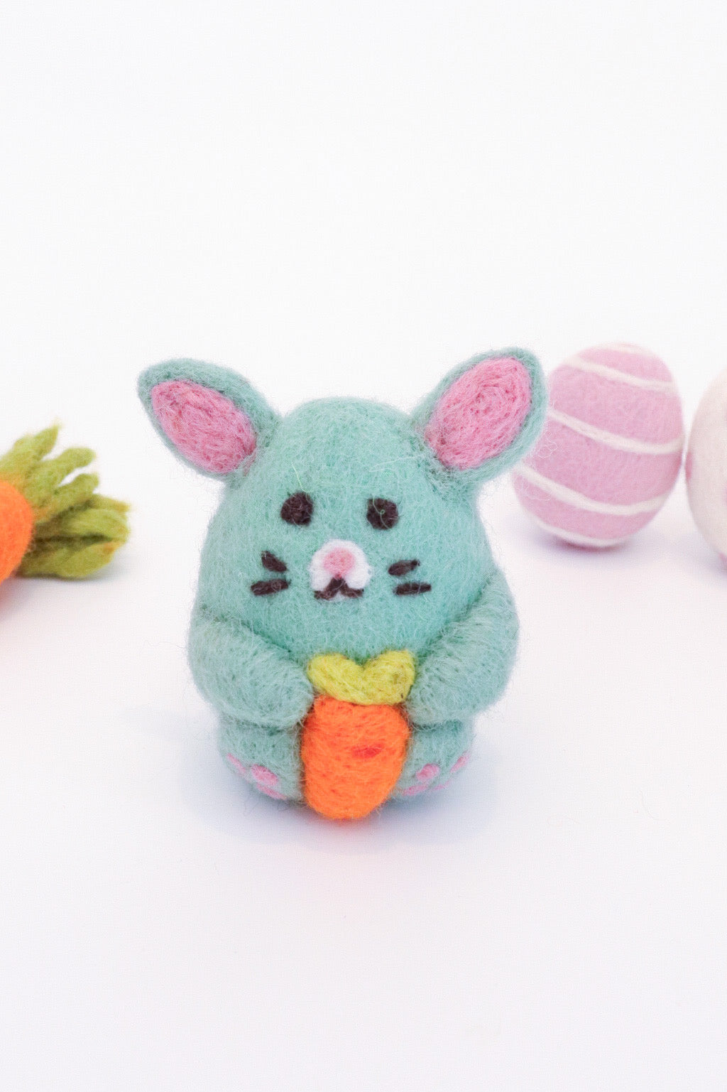 Felt Easter Bunnies