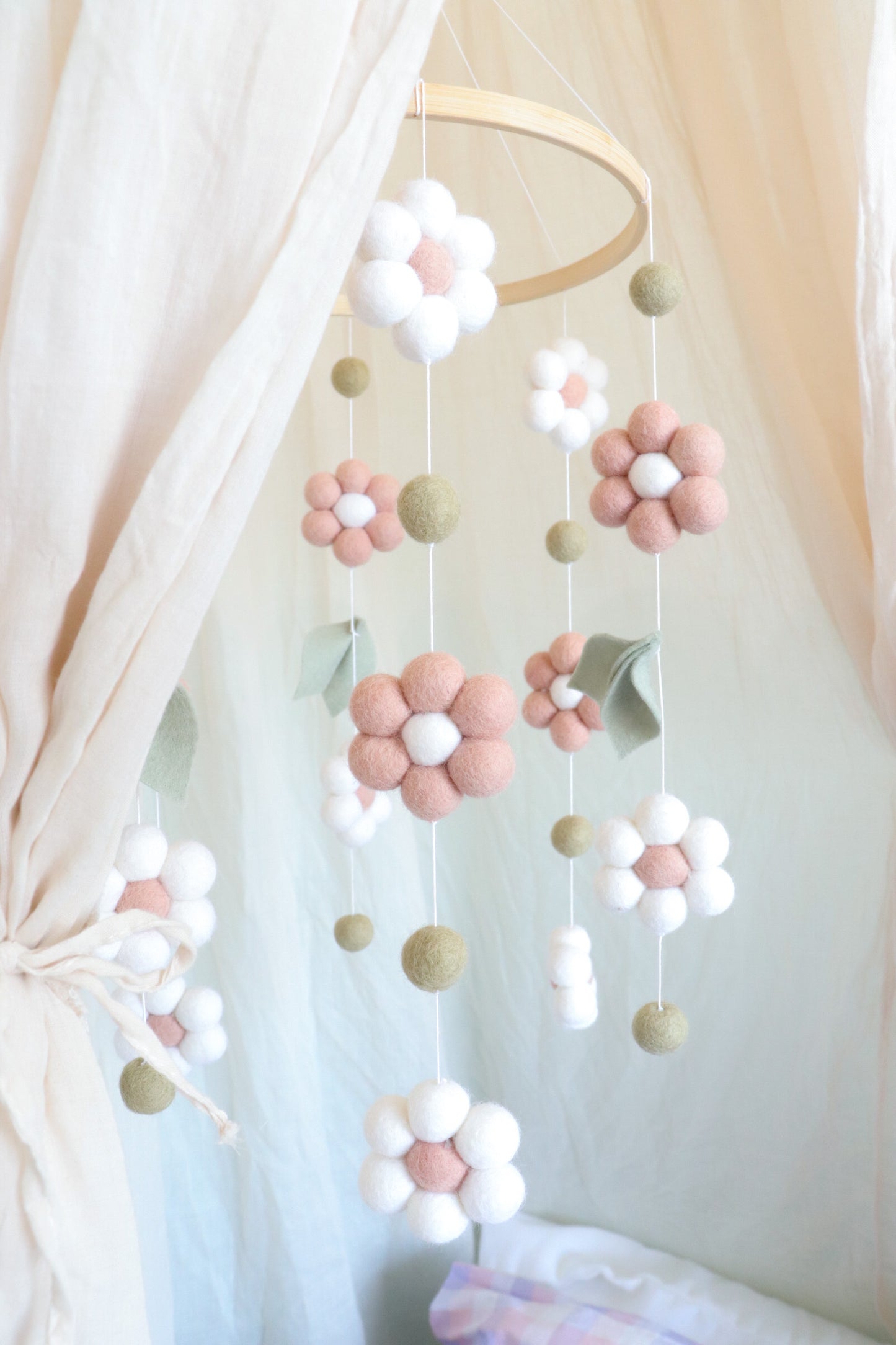 Apricot & Sage Daisy Baby Mobile