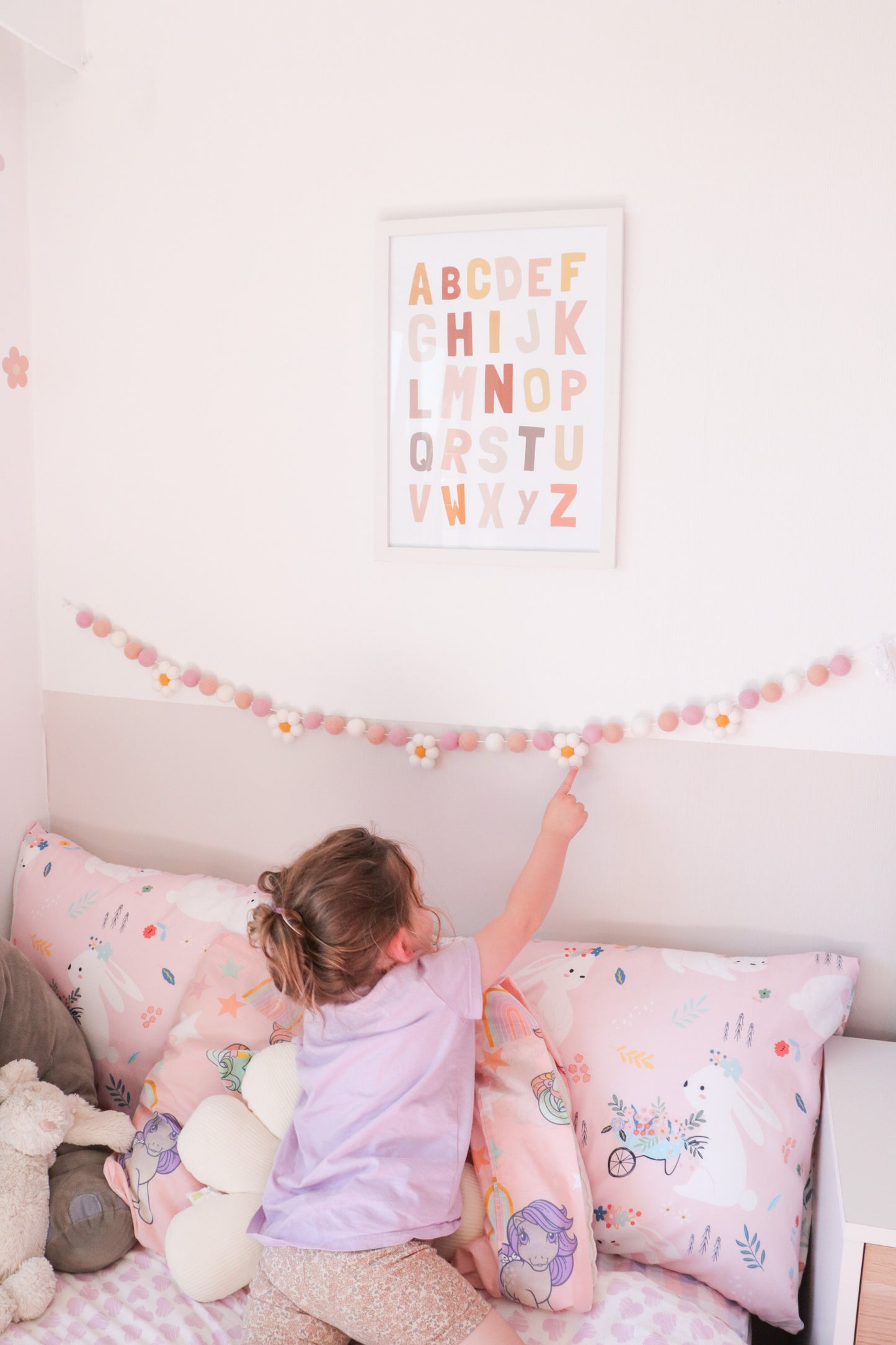 Blushing Pink Daisy Garland