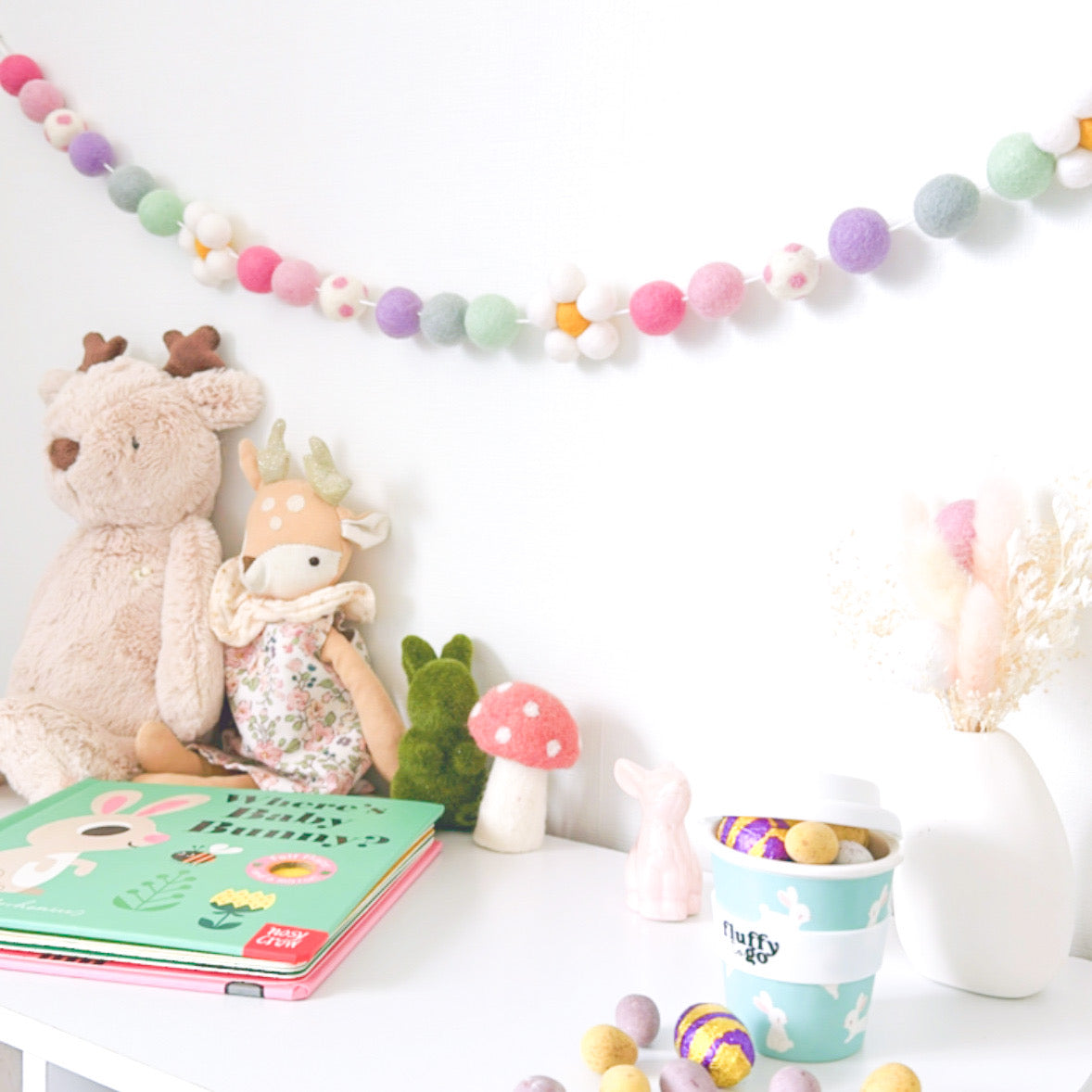 EASTER DAISY GARLAND