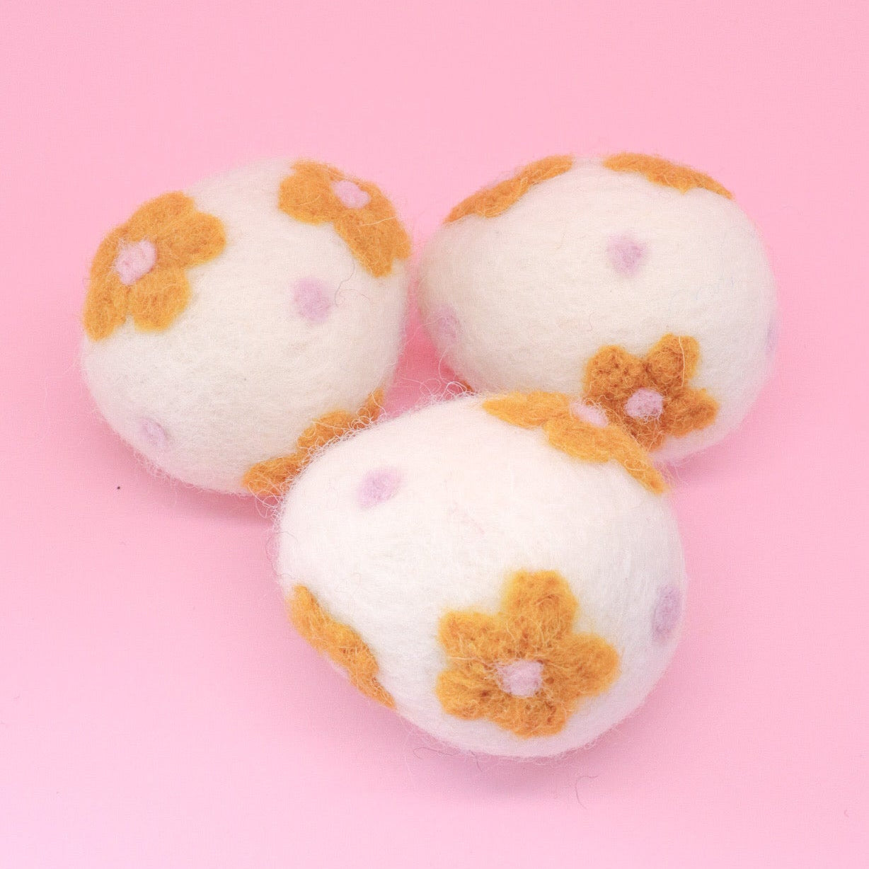 Felt Daisies Easter Egg