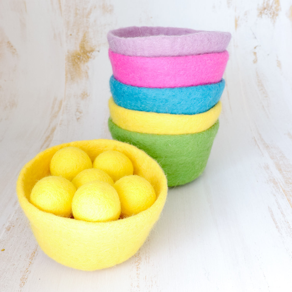 Felt Bowl with Sorting Balls