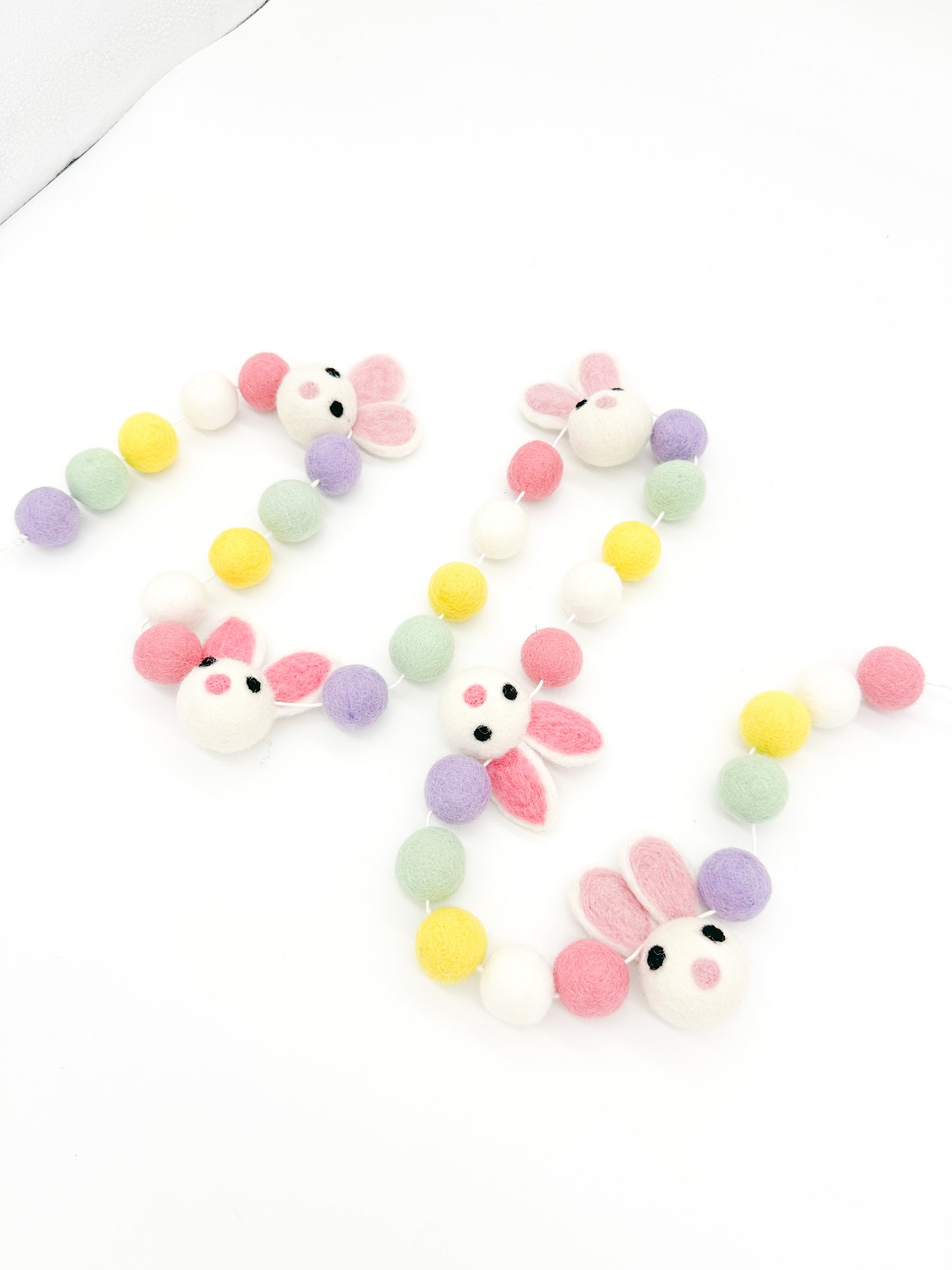 FUN EASTER BUNNY GARLAND