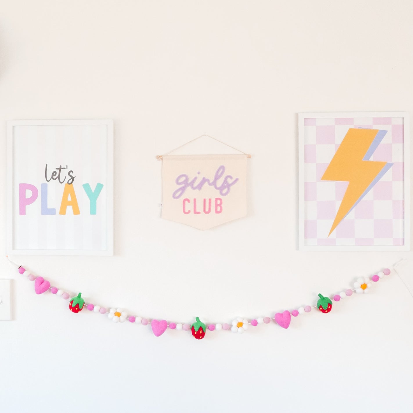 Heart, Daisy & Strawberry Garland