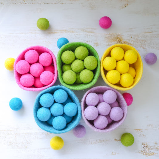Felt Bowl with Sorting Balls