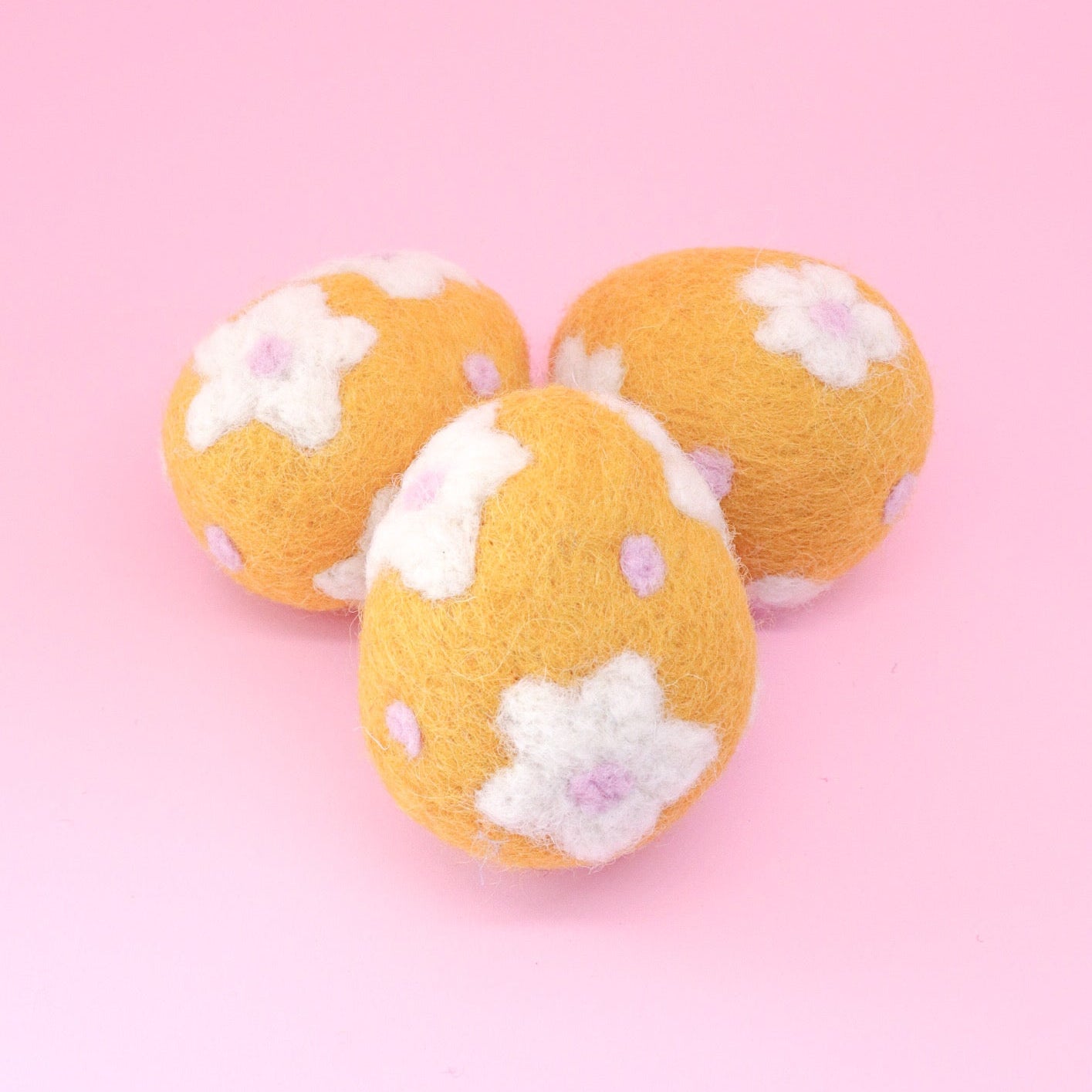 Felt Daisies Easter Egg