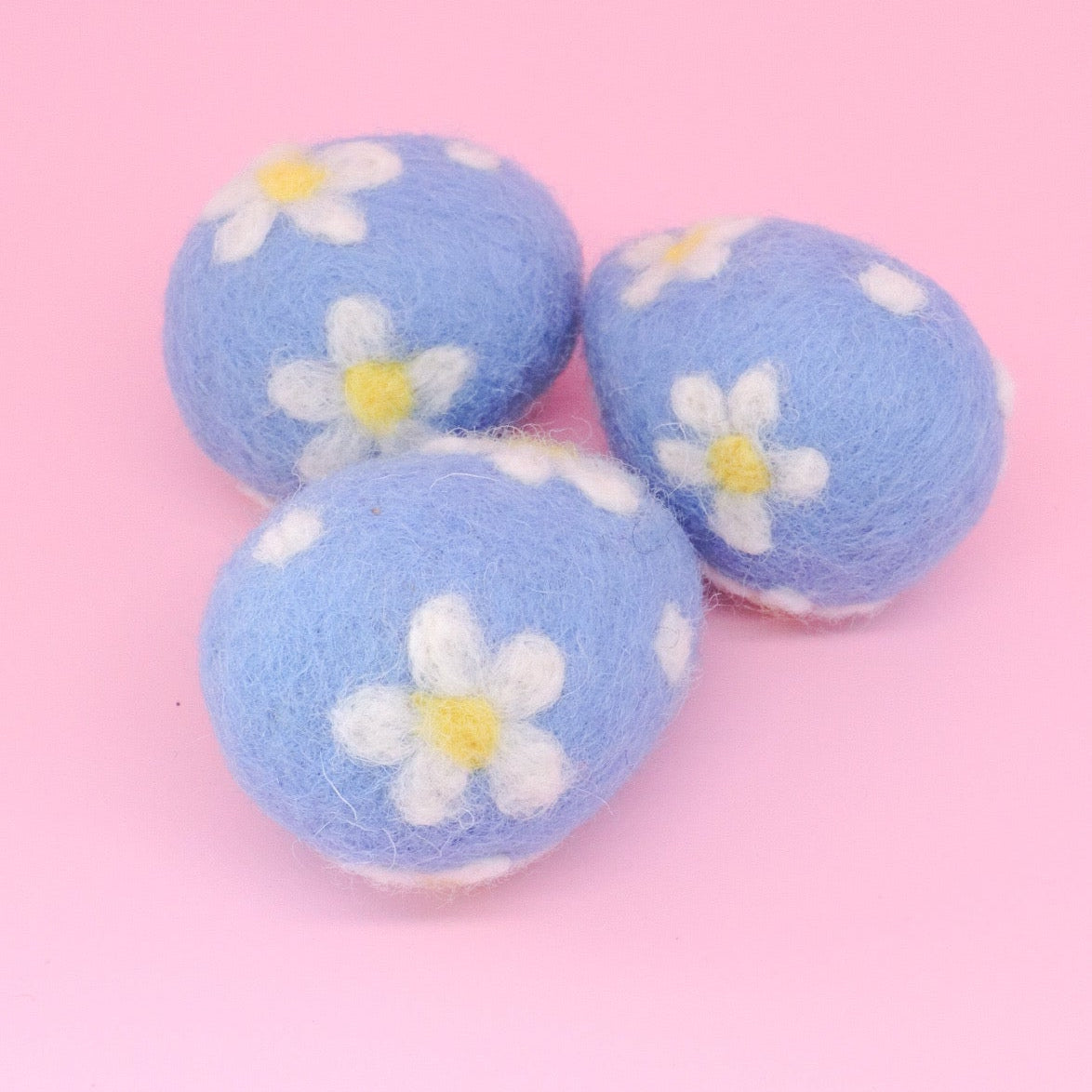 Felt Daisies Easter Egg