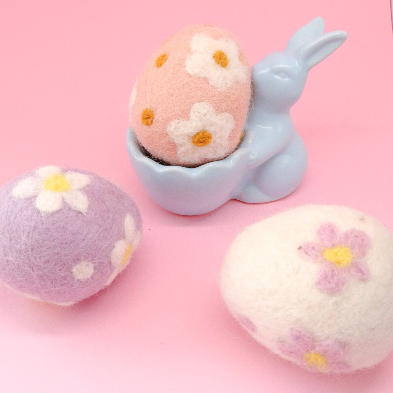 Felt Daisies Easter Egg