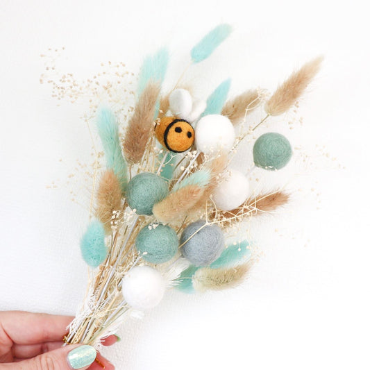 Dried flower felt ball Bouquet (Blue Theme)